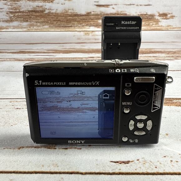 Sony Digital Camera Cybershot DSC-T5 5.1MP Silver Tested - Picture 3 of 5